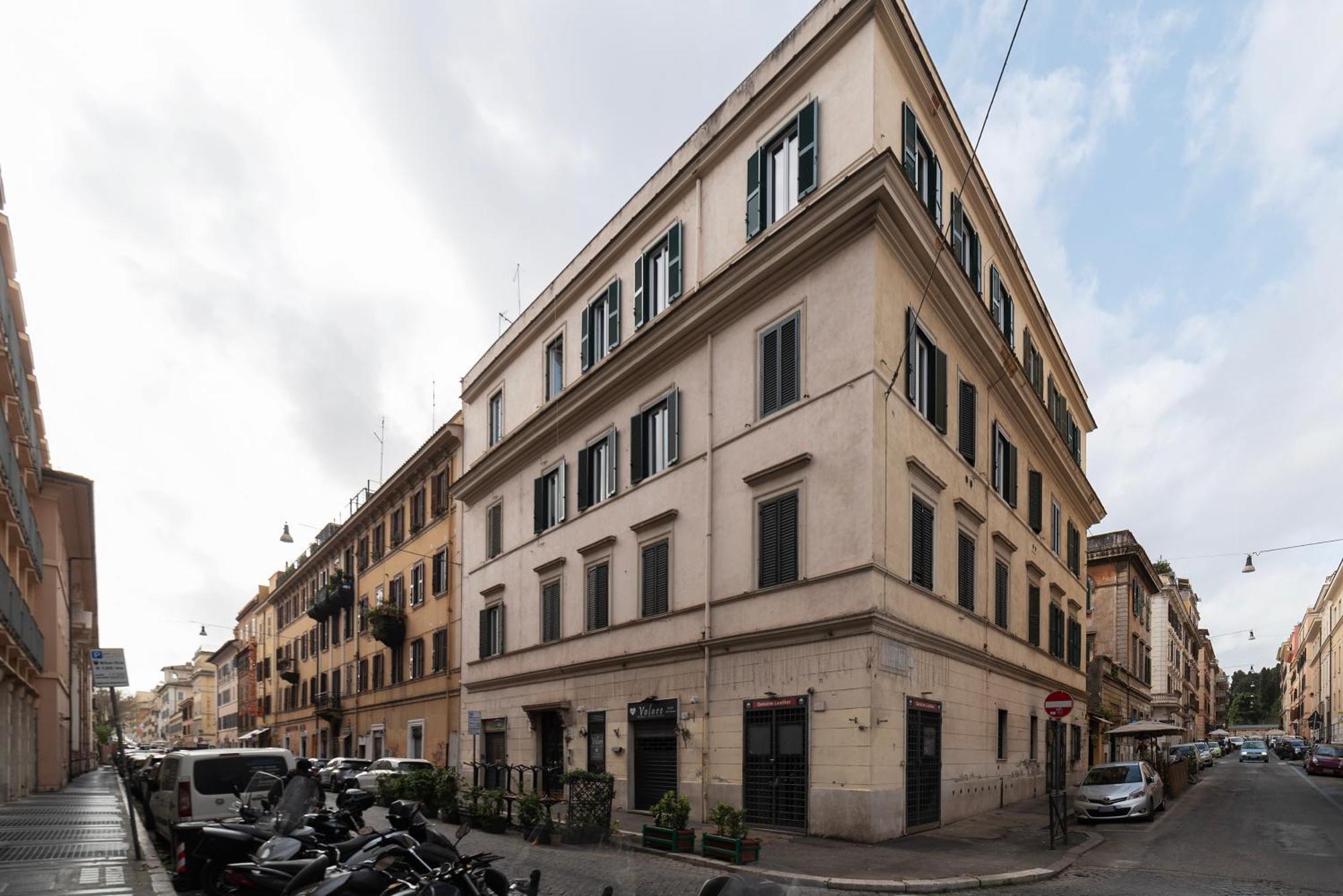 Colosseo & San Clemente Apartment روما المظهر الخارجي الصورة